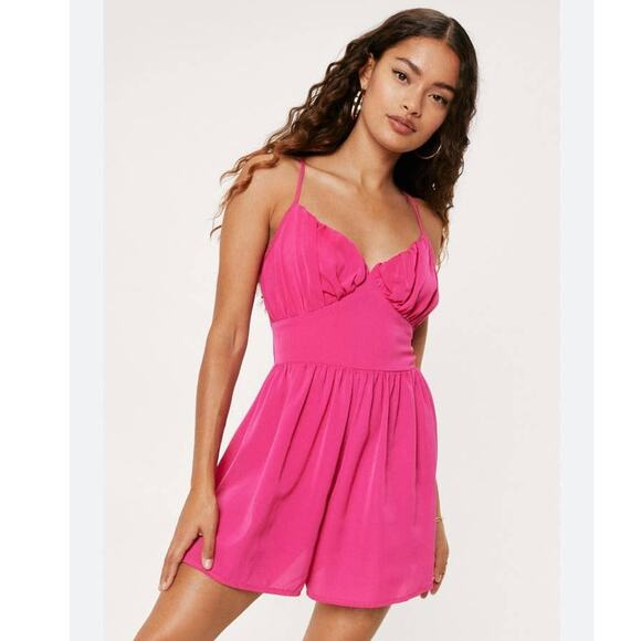 NWT Nasty Gal Petite Bust Detail Strappy Playsuit in Hot Pink Size 0 - Picture 1 of 7